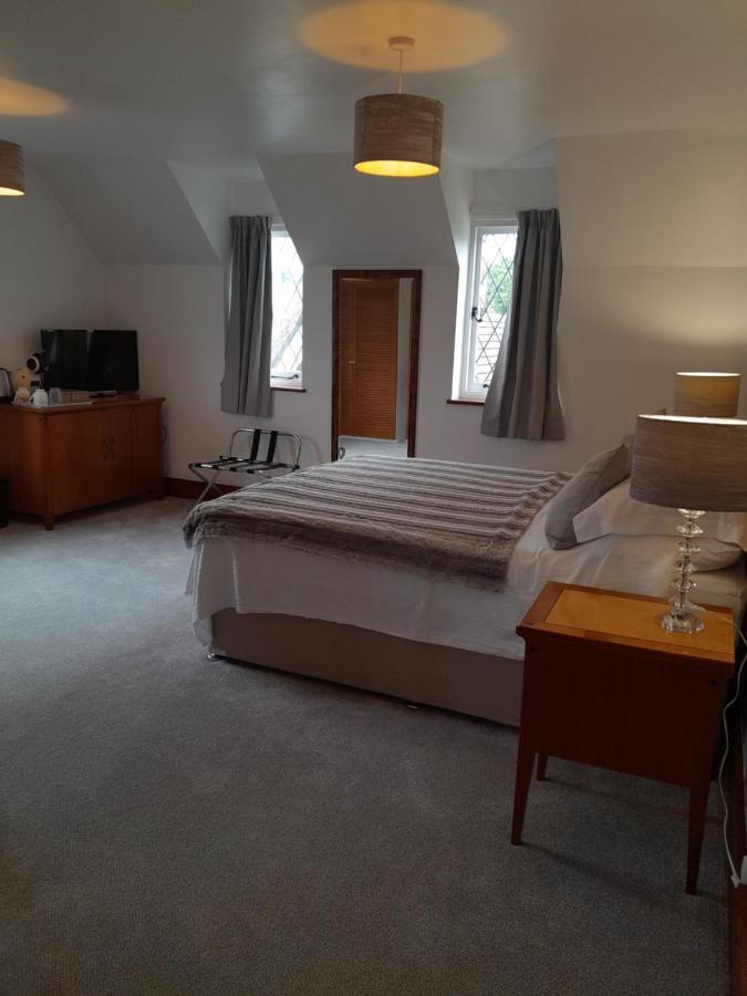 ווקינגהאם Sadlers Guest House מראה חיצוני תמונה