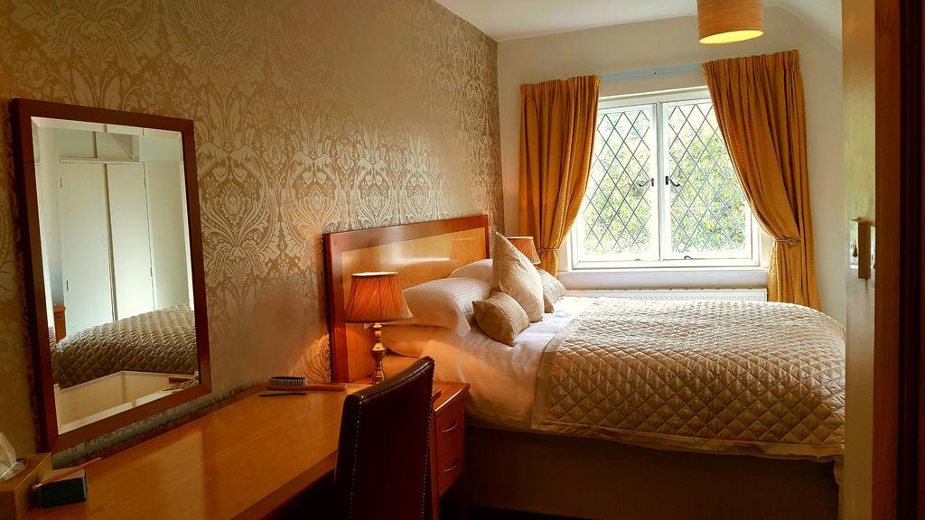 ווקינגהאם Sadlers Guest House מראה חיצוני תמונה